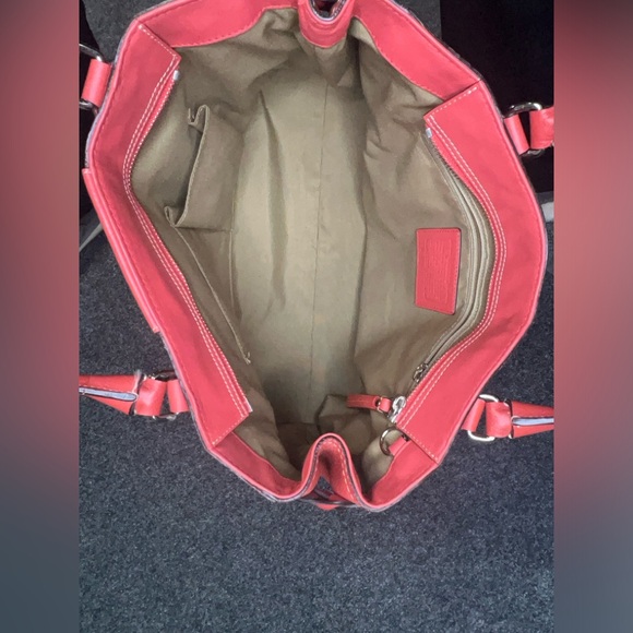 Beautiful Pre-Loved Coach Bag - Picture 8 of 12